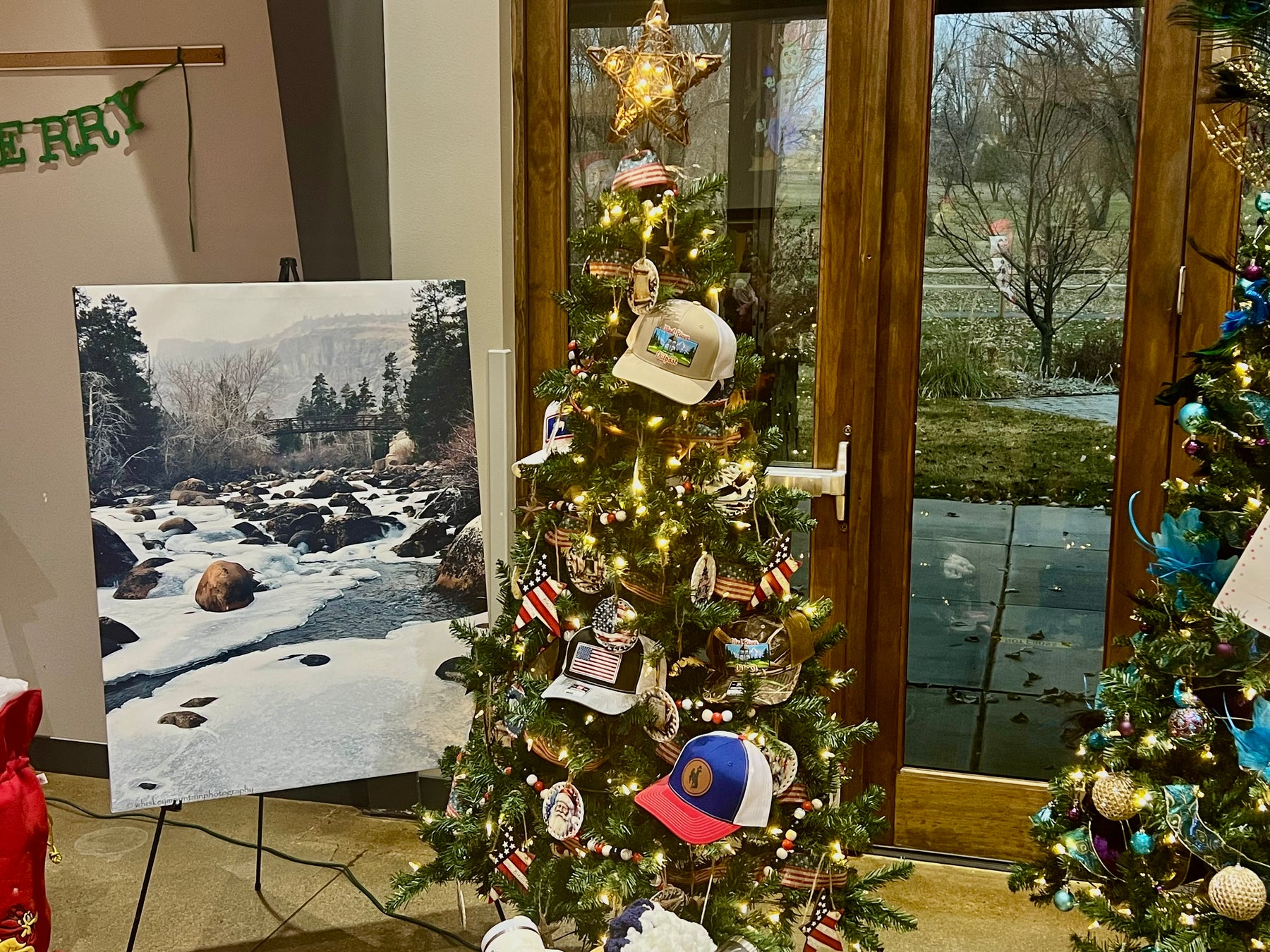 Wind River Outpost Donates Christmas Spirit to the 15th Annual Lander Tree Event and Auction