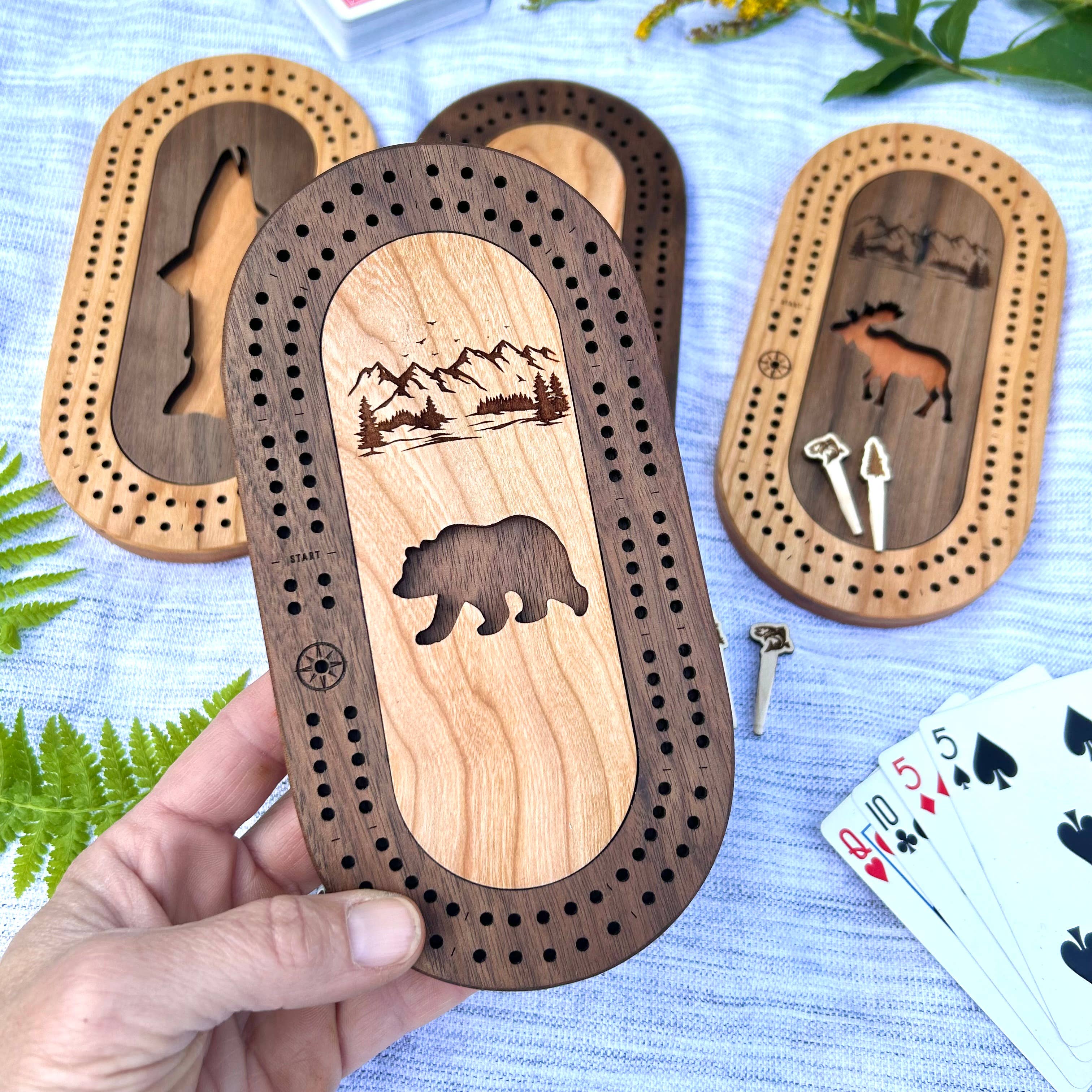 Wildlife Mini Travel Cribbage Board & Custom Pegs Set