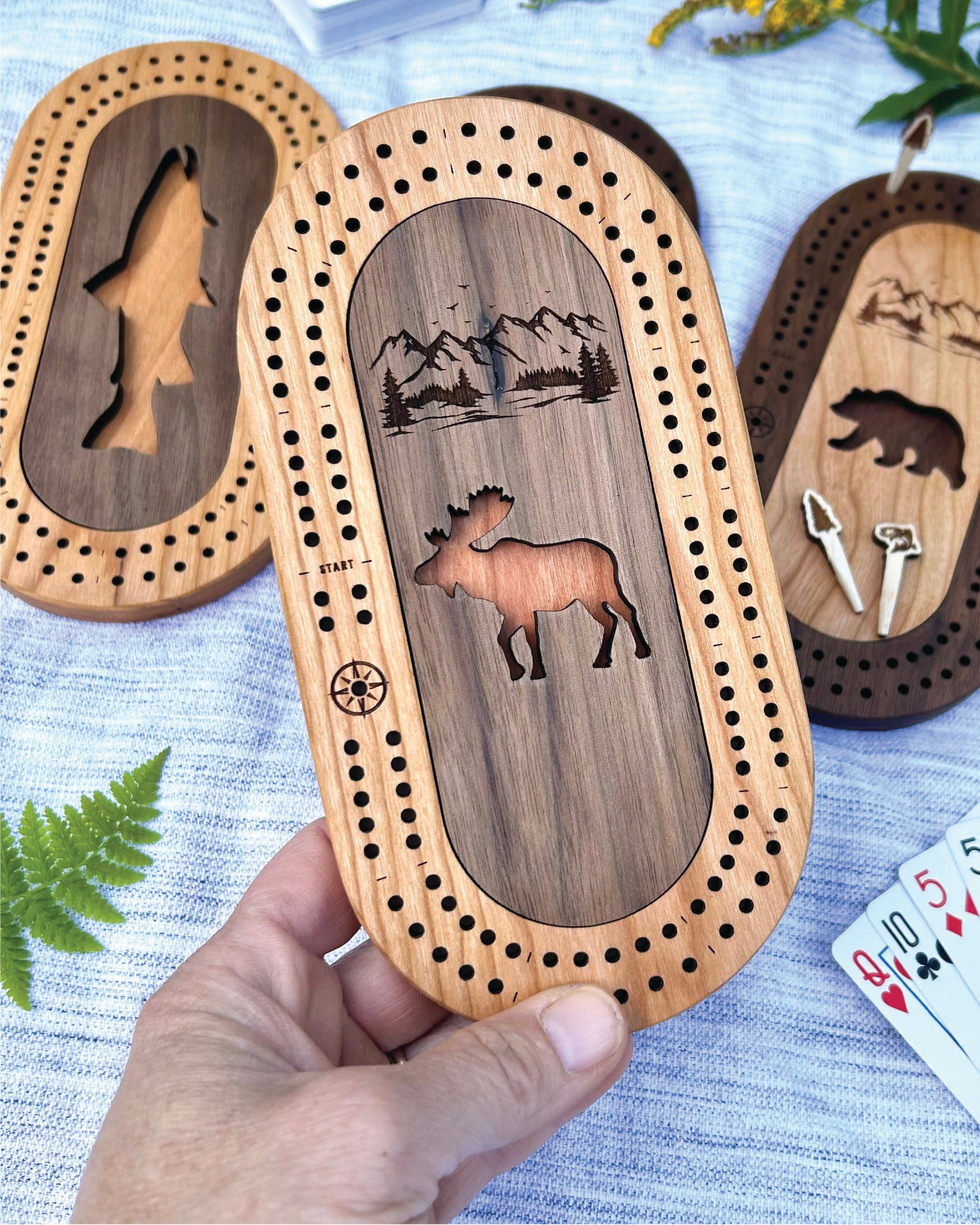 Wildlife Mini Travel Cribbage Board & Custom Pegs Set