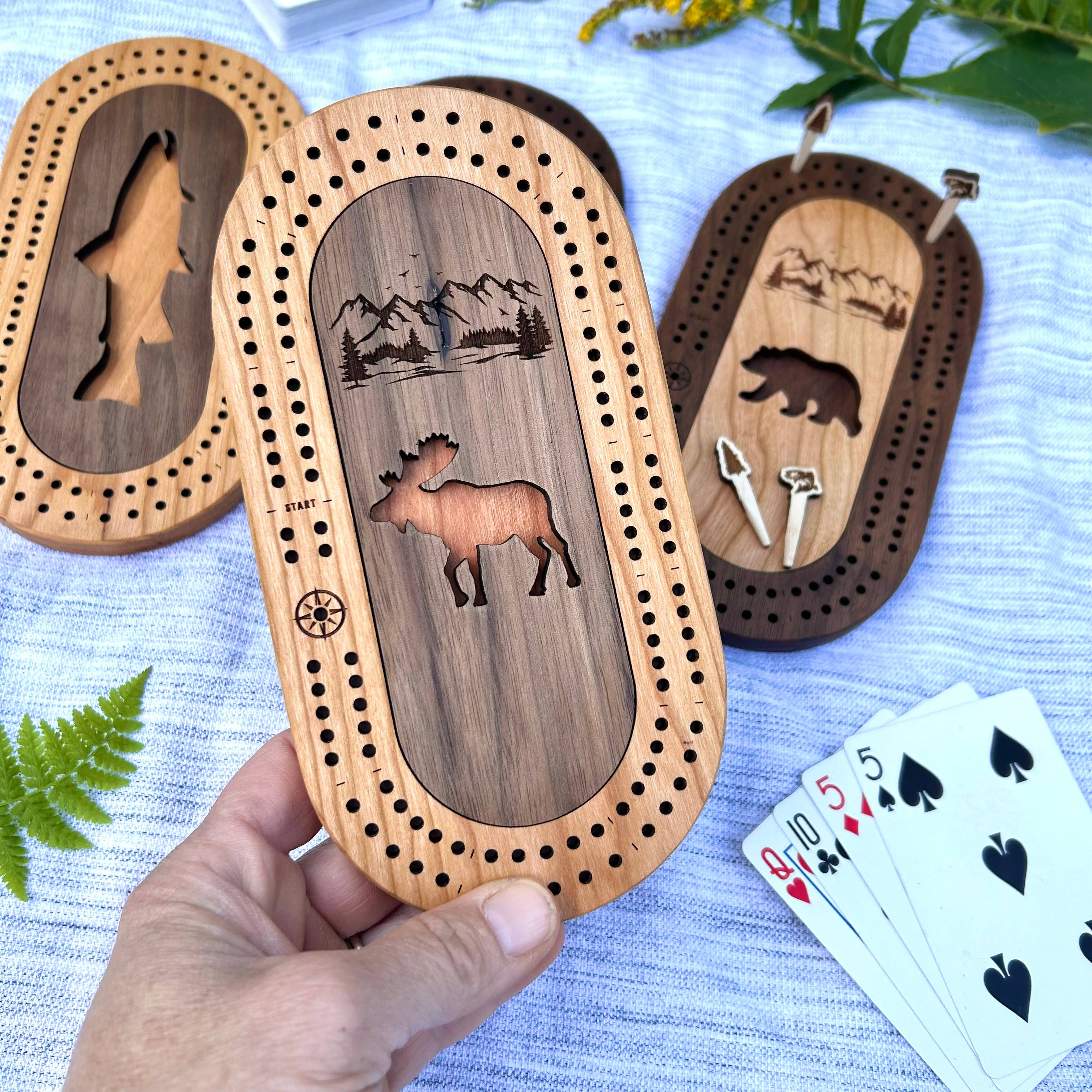 Wildlife Mini Travel Cribbage Board & Custom Pegs Set