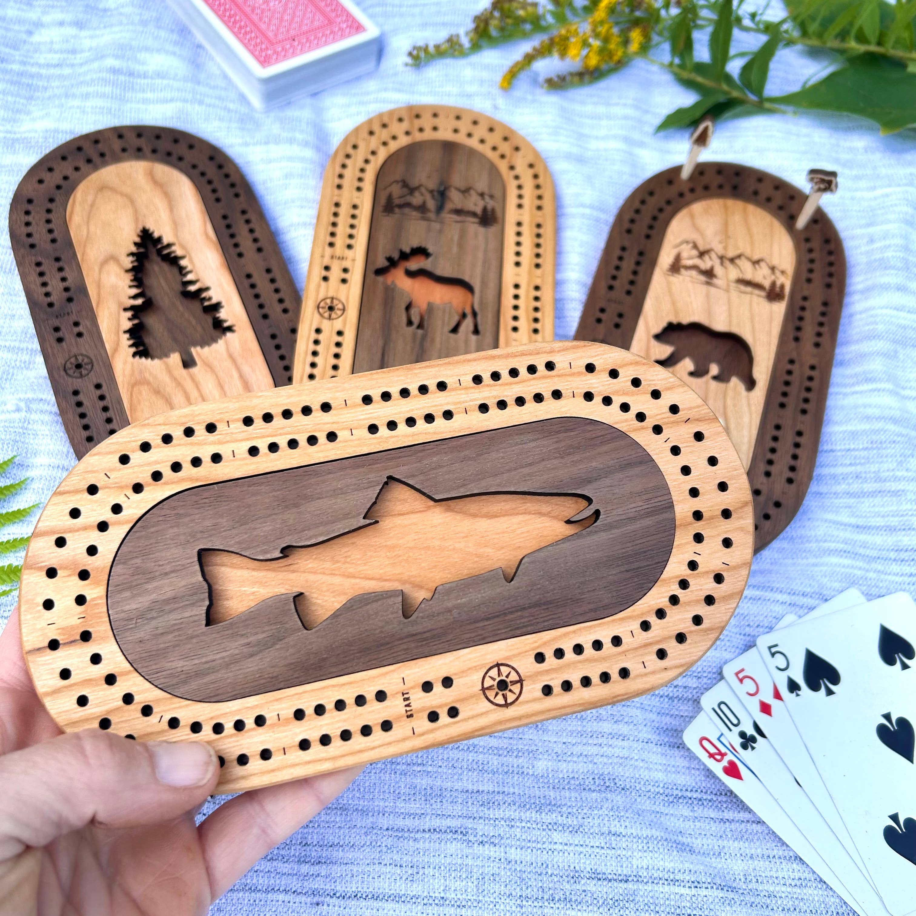 Wildlife Mini Travel Cribbage Board & Custom Pegs Set