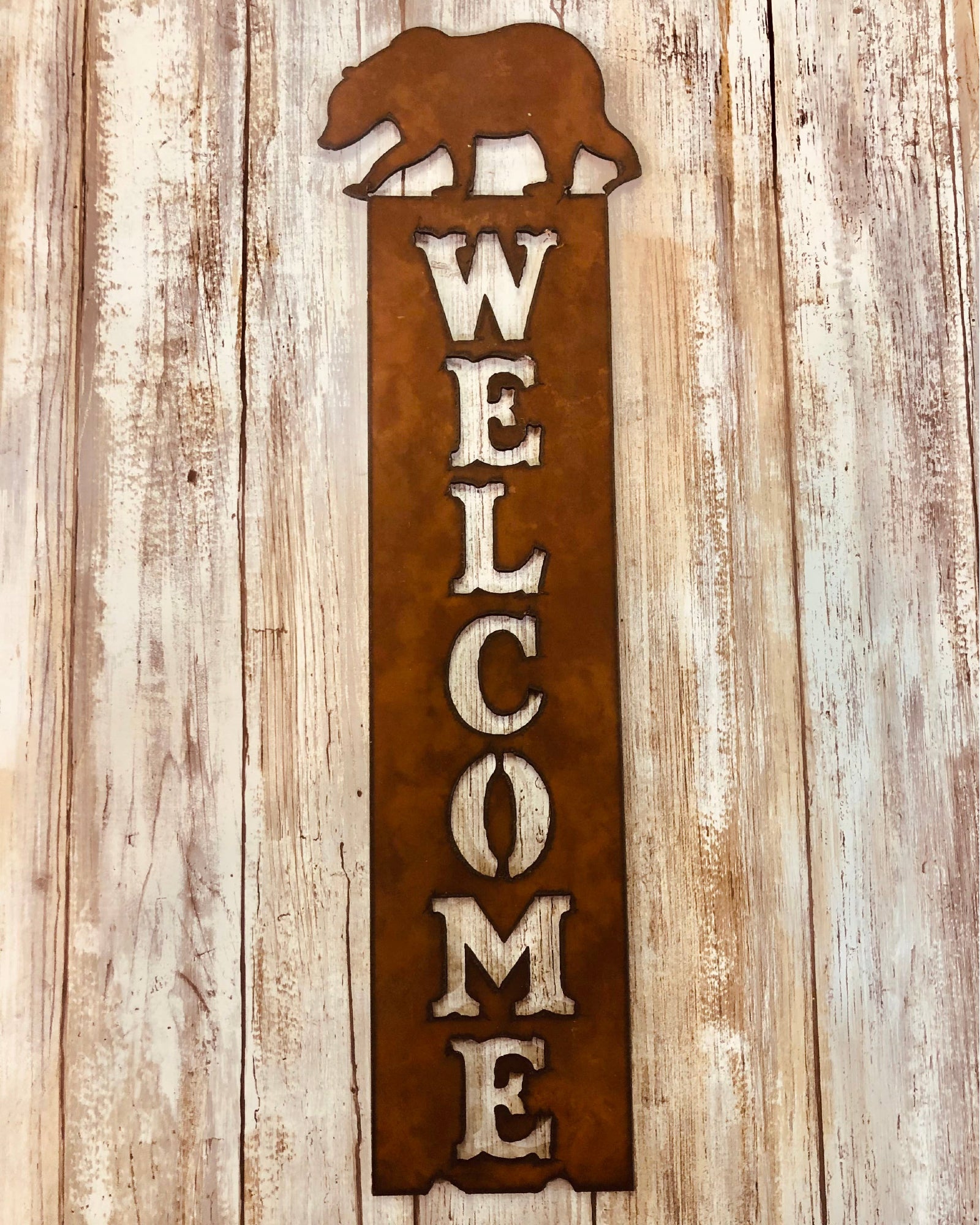 Grizzly Bear Lodge Vertical Welcome Sign